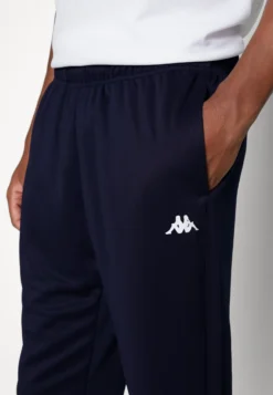 Kappa Training Pants - Pantalones Deportivos - Dress Blue 9 Kappa Training Pants - Pantalones Deportivos - Dress Blue -Kappa Tienda De Ventas 0aa811855bdb4985a7f4fa244c49e8ec scaled