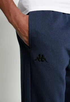 Kappa Tape Cuff Pants - Pantalones Deportivos - Dress Blues 9 Kappa Tape Cuff Pants - Pantalones Deportivos - Dress Blues -Kappa Tienda De Ventas 12cb16df71604277b3a1204c85ea228d scaled