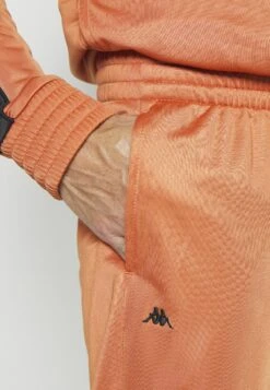 Kappa Tracksuit - Chándal - Mango -Kappa Tienda De Ventas 25764fbc83fd4bf2955ae8dc840fc690