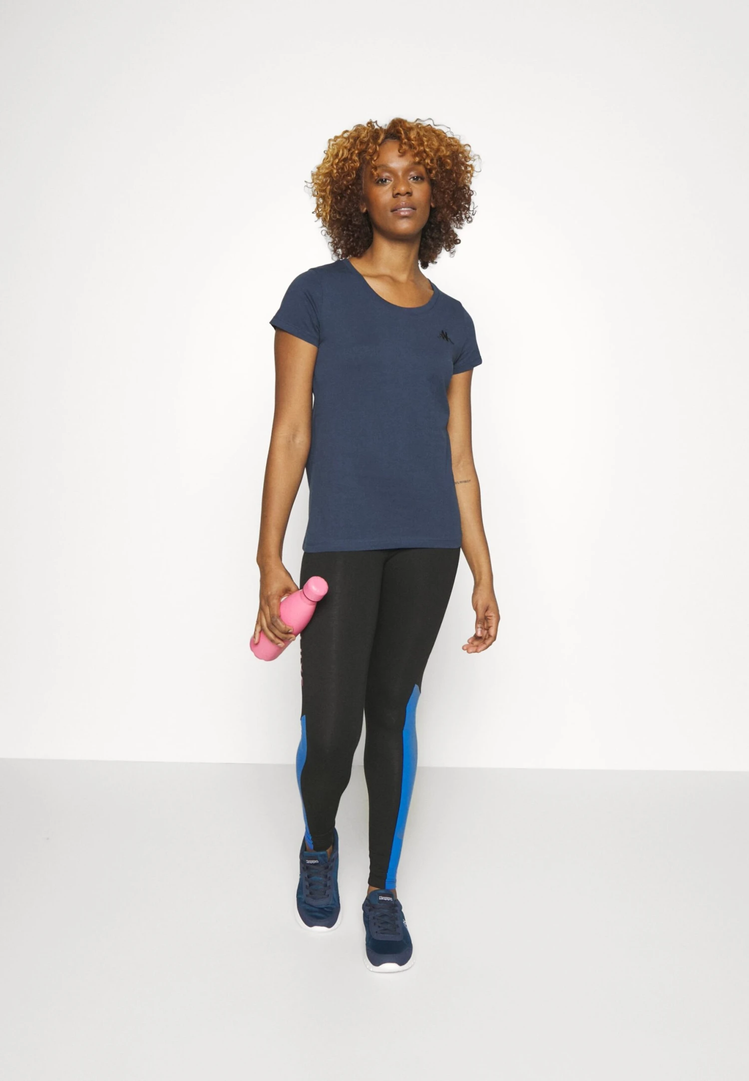 Kappa Camiseta Básica - Dress Blues 2 Kappa Camiseta Básica - Dress Blues - Imagen 2