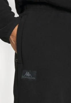 Kappa Pants - Pantalones Deportivos - Caviar 9 Kappa Pants - Pantalones Deportivos - Caviar -Kappa Tienda De Ventas 5a7473045129424aa31c8d7ad0771c96 scaled