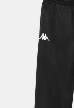 Kappa Set Unisex - Chándal - Ribbon Red 8 Kappa Set Unisex - Chándal - Ribbon Red -Kappa Tienda De Ventas 87be0fc0d4764ce4814e235f25b845da scaled