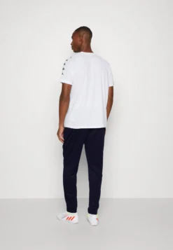 Kappa Training Pants - Pantalones Deportivos - Dress Blue 7 Kappa Training Pants - Pantalones Deportivos - Dress Blue -Kappa Tienda De Ventas 89ed1b40ecd8489dabae1c1013c36b3c scaled