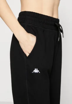 Kappa Pantalones Deportivos - Caviar -Kappa Tienda De Ventas 8e3638086f2648d68759c2fcc3d9a958 scaled