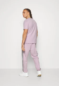 Kappa Pantalones Deportivos - Lavender Frost 7 Kappa Pantalones Deportivos - Lavender Frost -Kappa Tienda De Ventas aa75d8e714154ef2889529c74ea02085 scaled