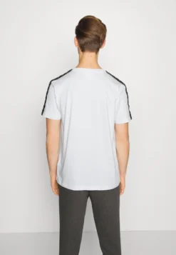 Kappa Camiseta Estampada - Bright White 8 Kappa Camiseta Estampada - Bright White -Kappa Tienda De Ventas af8204e0b78e448882b998115ad55bfc scaled