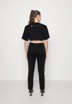 Kappa Tracksuit Pants - Pantalones Deportivos - Caviar -Kappa Tienda De Ventas b18705ed28024554aa16d3558b3c8c4b scaled