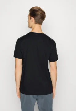 Kappa Camiseta Estampada - Caviar -Kappa Tienda De Ventas d758c975c5eb4fba9c4d17e8e3657f8a scaled