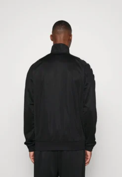 Kappa Chaqueta De Entrenamiento - Caviar 7 Kappa Chaqueta De Entrenamiento - Caviar -Kappa Tienda De Ventas f226dfa0a1694e828aba9d477dd87b22 scaled